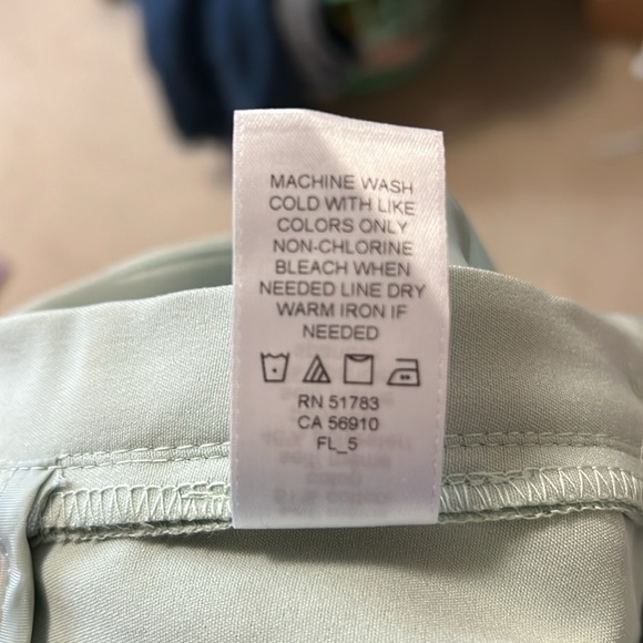 Maurice’s light‎ mint green work dress shorts 7/8 - Picture 5 of 5